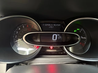 Renault Clio Renault Clio 1.2 TCe Initiale Paris PANO NAV Leder BOSE Stoelverwarming - afbeelding nr 12