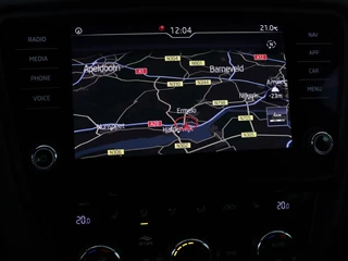 Škoda Octavia Skoda Octavia 1.5 TSI Business Edition | Stoelverwarming |  Trekhaak | Carplay | Half leder | Navigatie | Climate control | Parkeerhulp | Cruise control - afbeelding nr 14
