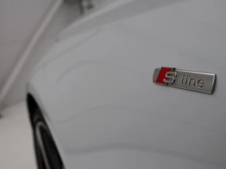 Audi A6 Audi A6 2.0 TFSI quattro S line | Stoelverwarming |  Trekhaak | Leder/Alcantara | Camera | Navigatie | Achterbankverwarming | 20'' lichtmetalen velgen | Xenon | Parkeerhulp | Bluetooth - afbeelding nr 31