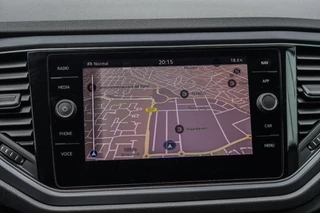 Volkswagen T-Roc Volkswagen T-Roc Cabrio 1.5 TSI R-Line ACC VIRTUAL COCKPIT STOELVERWARMING AUTOMAAT LEDER CAMERA - afbeelding nr 21