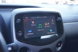 Toyota Aygo Toyota Aygo 1.0 VVT-i x-play Automaat | Navigatie | Cruise | NAP | Airco - afbeelding nr 18