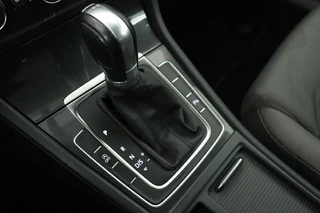 Volkswagen Golf Volkswagen Golf 1.0 TSI Comfortline | Trekhaak | Stoelverwarming |  Massage | Climate control | PDC | Cruise control - afbeelding nr 9