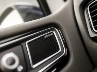 Volkswagen Touareg Volkswagen Touareg 3.0 TDI Sport 263Pk Automaat (PANORAMADAK, NAVIGATIE, LUCHTVERING, DYNAUDIO, STUUR/STOELVERWARMING, LEDEREN SPORTSTOELEN, TREKHAAK, ADAPTIVE CRUISE, XENON, CAMERA, NIEUWE APK, NIEUWSTAAT) - afbeelding nr 19