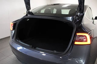 Tesla Model 3 - afbeelding nr 27