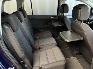Volkswagen Touran Volkswagen Touran 1.5 TSI 150PK 7P CARPLAY NAVI CAMERA LED ELEK.KLEP VIR.COCKPIT DODE.HOEK DET. STOELVERW KEYLESS 7P 7PERS 09/2024 