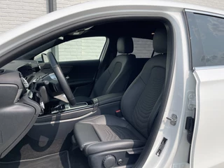 Mercedes-Benz A-Klasse Mercedes-Benz A-Klasse 180 Luxury Line | Facelift | Pano | Ambiente | Camera | CarPlay | LED | Keyless | DAB+ - afbeelding nr 26
