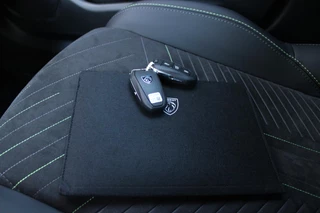 Peugeot 2008 Peugeot 2008 1.2 130PK AUTOMAAT GT PACK | ELEKTRISCH BEDIENBARE BESTUURDERSSTOEL | NAVIGATIE | FULL LED KOPLAMPEN | DRAADLOZE APPLE CARPLAY/ANDROID AUTO | ADAPTIVE CRUISE CONTROL | CAMERA VOOR + ACHTER | CLIMATE CONTROL | LICHTMETALEN VELGEN 17