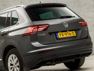 Volkswagen Tiguan (APPLE CARPLAY, GROOT NAVI, CLIMATE, GETINT GLAS, ADAPTIVE CRUISE, SPORTSTOELEN, PARKEERSENSOREN, DAB+, NIEUWE APK, NIEUWSTAAT) - afbeelding nr 11