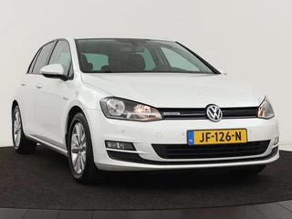 Volkswagen Golf Volkswagen Golf 1.0 TSI Business Edition Connected | Automaat |  Camera | Navigatie | Trekhaak | Climate control | Sportstoelen | Cruise control | Parkeerhulp | Bluetooth - afbeelding nr 29