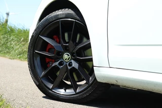 Škoda Octavia Skoda Octavia Combi 2.0 TSI RS / 230PK! / DSG / Pano / Canton / Camera / Trekhaak / 18