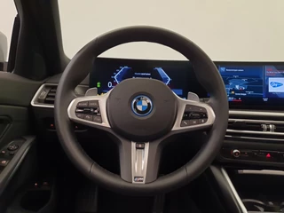 BMW 3 Serie BMW 3 Serie Touring 330e M-Sport Wegklapbare trekhaak, Panoramadak, ACC - afbeelding nr 8