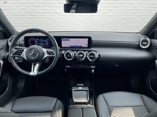 Mercedes-Benz A-Klasse Mercedes-Benz A-Klasse 180 Luxury Line | Facelift | Pano | Ambiente | Camera | CarPlay | LED | Keyless | DAB+ - afbeelding nr 10
