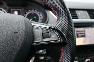 Škoda Octavia Skoda Octavia Combi 2.0 TSI RS DSG 220 PK / 1e eig / Stoelverwarming / Cruise / Xenon - afbeelding nr 27