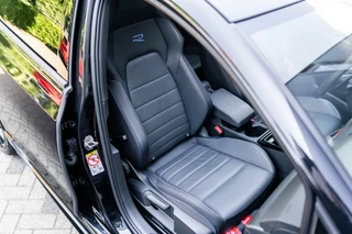 Volkswagen Golf Volkswagen Golf 2.0 TSI R 4Motion Performance Akrapovic HUD - afbeelding nr 32