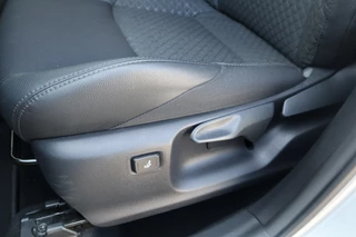 Toyota C-HR Toyota C-HR 1.8 Hybrid Dynamic Plus Dodehoek/Winterpakket/Parkeersensoren - afbeelding nr 15