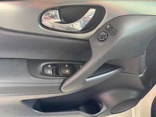 Nissan QASHQAI Nissan QASHQAI 1.3 DIG-T N-CONNECTA + ECC/PDC/PANODAK/NAVI/CAMERA/LMV - afbeelding nr 16