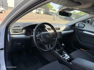 Škoda Superb Skoda Superb Combi 1.6 TDI Ambition PANORAMADAK, TREKHAAK - afbeelding nr 10