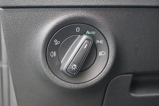 Škoda Karoq Škoda Karoq 1.5 TSI DSG Sportline/ Panodak/ Standverwarming/ Camera/ ACC/ DCC - afbeelding nr 35