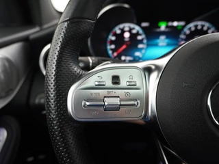 Mercedes-Benz GLC Mercedes-Benz GLC 300e AMG // Panoramadak // Burmester // 360 Camera // Keyless // Carbon // Sfeerverlichting // Carplay - afbeelding nr 23