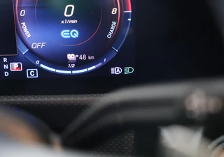 Mercedes-Benz A-Klasse Mercedes-Benz A-klasse 250 e AMG 45 Look / AUT / Digital Cockpit / Cruise Control / Sfeerverlichting / Camera / Pano / 19 Inch - afbeelding nr 14