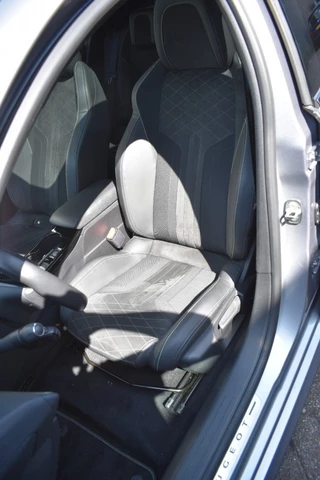 Peugeot e-208 Peugeot e-208 EV GT PACK 50 KWH - afbeelding nr 11