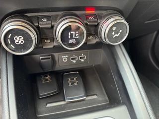 Renault Clio Renault Clio 1.0 TCe 100PK Navi, camera, Cruisecntrl, PDC, LM-velgen, Leder - afbeelding nr 15