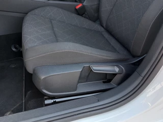 Volkswagen Golf 1.5 TSI 131pk 1st Edition | Origineel NL | Navi | Apple Carplay+Android Auto | Clima | Adap.Cruise | Led Koplampen | Stoel+Stuurwielverwarming | Rijstrook+Licht+Regensensor | Privacy Glass - afbeelding nr 29