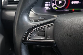Škoda Superb Škoda Superb Combi 2.0 TDI Business Edition | Panoramadak | ACC | Canton | Camera - afbeelding nr 13