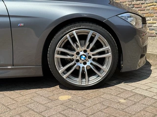 BMW 3 Serie BMW 3 Serie 320I Touring M SPORT Navi Xenon 19 Inch - afbeelding nr 12