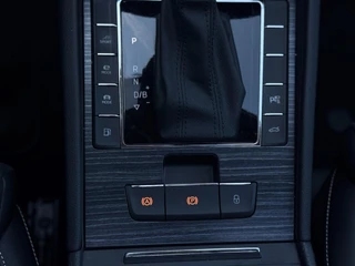 Škoda Superb Skoda Superb Combi 1.4 TSI Plug-in Hybride Trekhaak | Pano Dak | Lederen Interieur | Camera | Sfeerverlichting BTW Auto - afbeelding nr 20