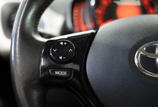 Toyota Aygo Aygo X-play | Automaat | All-Weather Banden | 2e eigenaar - afbeelding nr 10