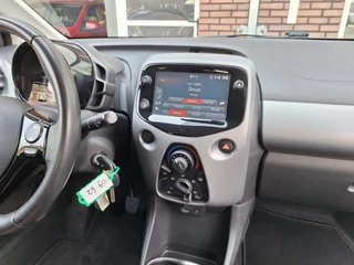 Toyota Aygo Toyota Aygo 1.0 VVT-i X-Play Limited 5Drs /Navi/Camera/Apple/Android/Airco/garantie - afbeelding nr 17
