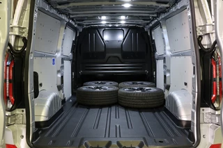 Ford Transit Custom | Stoelverwarming | Dodehoek detector | Lane Assist | 3-Zitter | Ex BPM - afbeelding nr 29