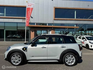 MINI Countryman Countryman 2.0  PHEV  Automaat 224 pk All4 Cooper SE  Business Edition Navigatie ,  Camera Achter , Parkeerhulp , Velgen , lederen bekelding met verwarming , Lage km stand 6.045 km ! - afbeelding nr 2