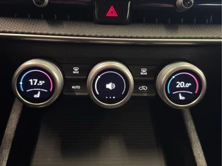 Škoda Superb Škoda Superb Combi 1.5 TSI 150PK DSG MHEV BUSINESS CAMERA | MASSAGE | 4x STOELVERW. - afbeelding nr 32