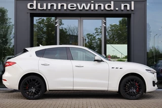 Maserati Levante Maserati Levante 3.0 V6 S GranLusso AWD *Luchtvering*Sportuitlaat*Panorama* - afbeelding nr 2
