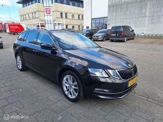 Škoda Octavia SKODA OCTAVIA COMBI 1.0 TSI GREENTECH BUSINESS / Leer / Virtual Cockpit / - afbeelding nr 5