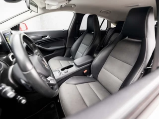 Mercedes-Benz CLA Mercedes-Benz CLA Shooting Brake 180 Sport Automaat (NAVIGATIE, LEDER, STOELVERWARMING, GETINT GLAS, SPORTSTOELEN, PARKEERSENSOREN, CRUISE, BLUETOOTH, NIEUWE APK, NIEUWSTAAT) - afbeelding nr 14