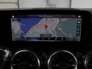 Mercedes-Benz GLB Mercedes-Benz GLB-klasse 200 Business Solution AMG 7-persoons | Panoramadak | Trekhaak | Stoelverwarming | Matrix LED | Memory | Keyless | Camera | Navigatie - afbeelding nr 13