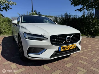Volvo V60 Volvo V60 2.0 T6 Recharge AWD R-Design / Carplay - afbeelding nr 16