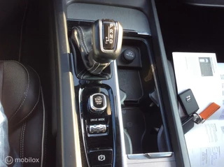 Volvo S60 Volvo S60 2.0 T5 R-Design Black Edition Camera Apple Carplay 19