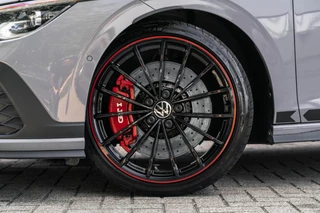 Volkswagen Golf Volkswagen Golf 2.0 TSI GTI Clubsport 45 Jahre Akra Pano DSG - afbeelding nr 13