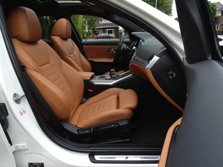 BMW 3 Serie BMW 3 Serie 330i 258PK High Ex. M-Sport / M-Perf. 2019 / LED / *NAP* - afbeelding nr 14