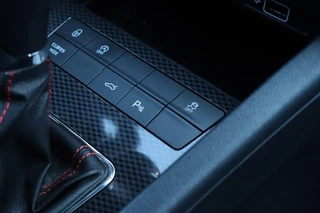 Škoda Octavia Skoda Octavia Combi 2.0 TSI RS / 230PK! / DSG / Pano / Canton / Camera / Trekhaak / 18