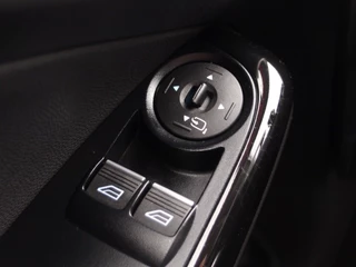 Ford Fiesta TREKHAAK / NAVI / CLIMA / PDC / BLUETOOTH / CRUISE / NL-AUTO - afbeelding nr 37
