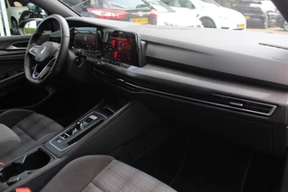 Volkswagen Golf Volkswagen Golf 1.4 eHybrid GTE / Camera / Navigatie / Sfeerverlichting / LED Koplampen / 18'' / Virtual Cockpit / DAB / Stoelverwarming / ACC - afbeelding nr 12