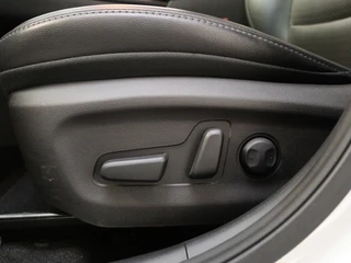 Hyundai Kona Hyundai Kona EV Premium 64 kWh | Trekhaak | Achteruitrijcamera | Dodehoek det - afbeelding nr 24