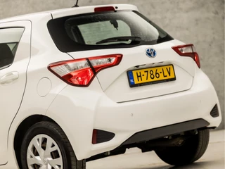 Toyota Yaris Toyota Yaris 1.5 Hybrid Active Automaat (CAMERA, CLIMATE, CRUISE, SPORTSTOELEN, LANE ASSIST, ELEK RAMEN, BLUETOOTH, NIEUWSTAAT) - afbeelding nr 11