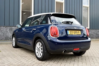 MINI Cooper Rijklaarprijs-Garantie  Navigatie Led Airco Sport stoelen apple carplay - afbeelding nr 3