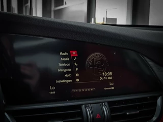 Alfa Romeo Giulia Alfa Romeo Giulia 2.0T Super | PANORAMADAK | KEYLESS | DNA | LANE ASSIST | VOL OPTIES! - afbeelding nr 46